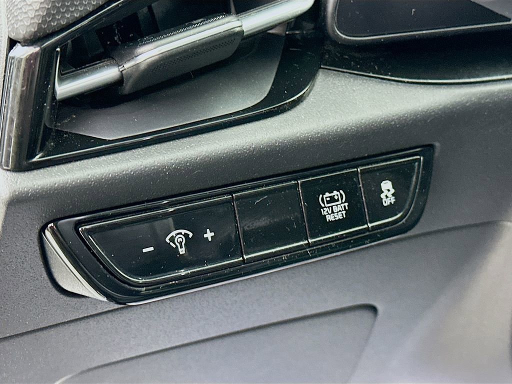 Used 2023 Kia Niro EX image 15