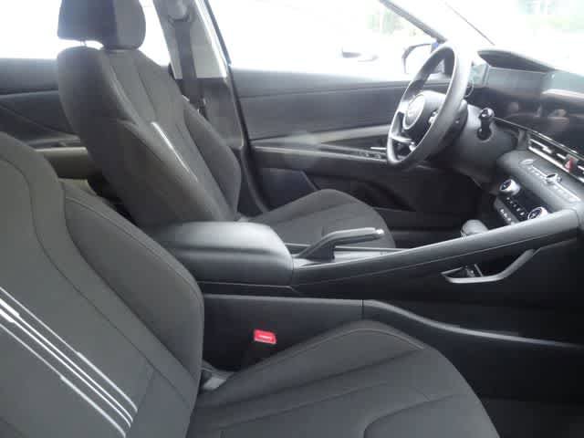 Used 2024 Hyundai Elantra SEL FWD image 8
