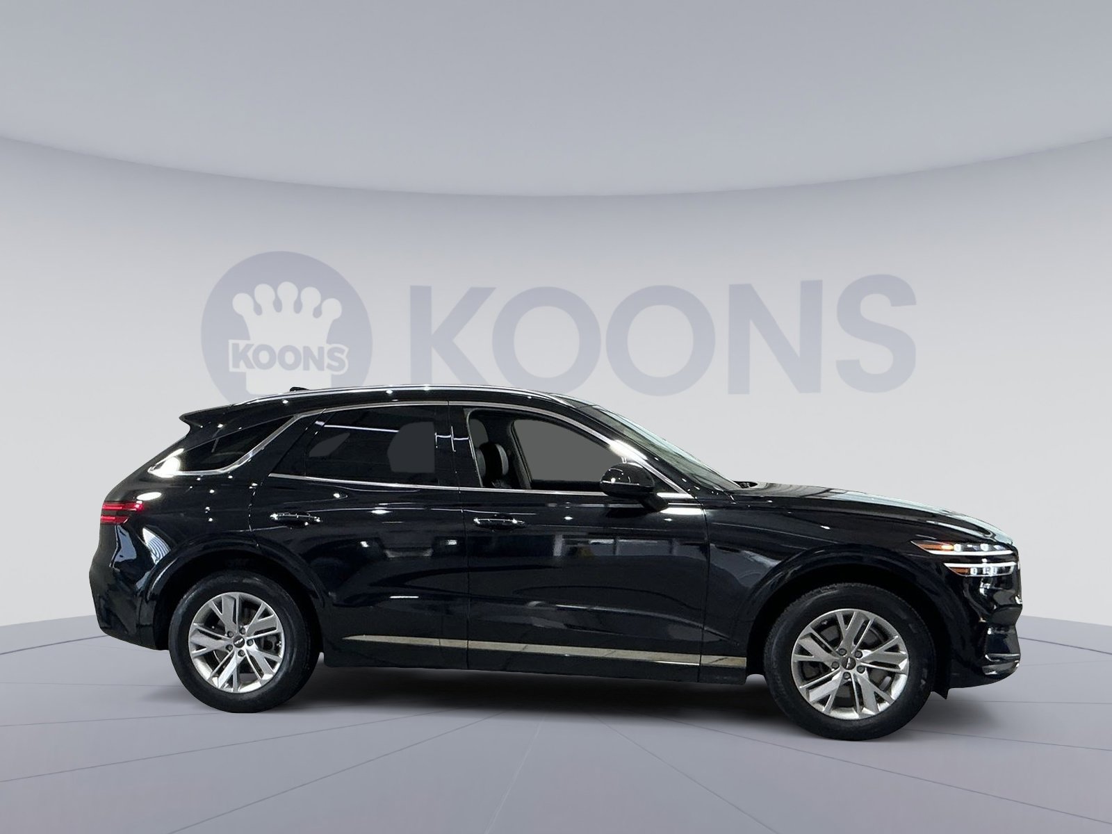 Used 2023 Genesis GV70 2.5T w/ Cargo Package image 17