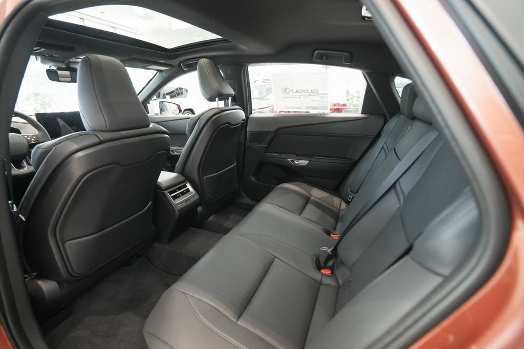 New 2026 Lexus ES 350e FWD image 10