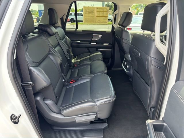 Used 2025 Ford Expedition Max Platinum AWD/4WD image 22