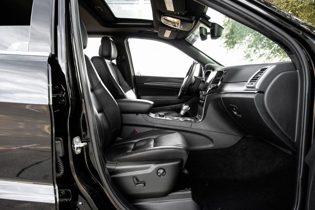 Used 2022 Jeep Grand Cherokee Limited w/ Tech Group image 46