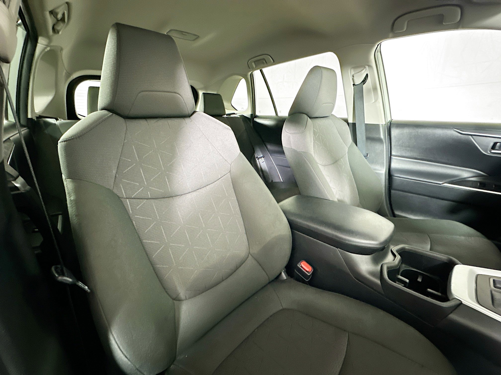 Used 2023 Toyota RAV4 XLE image 25