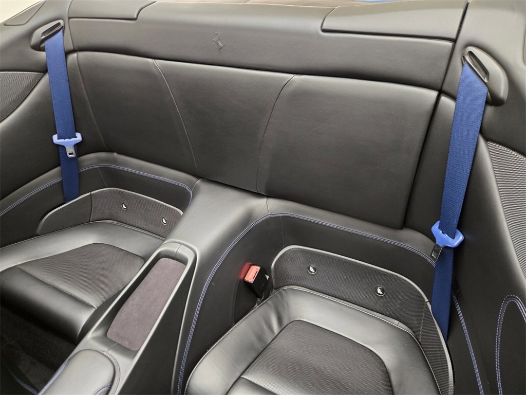 Used 2019 Ferrari Portofino image 18