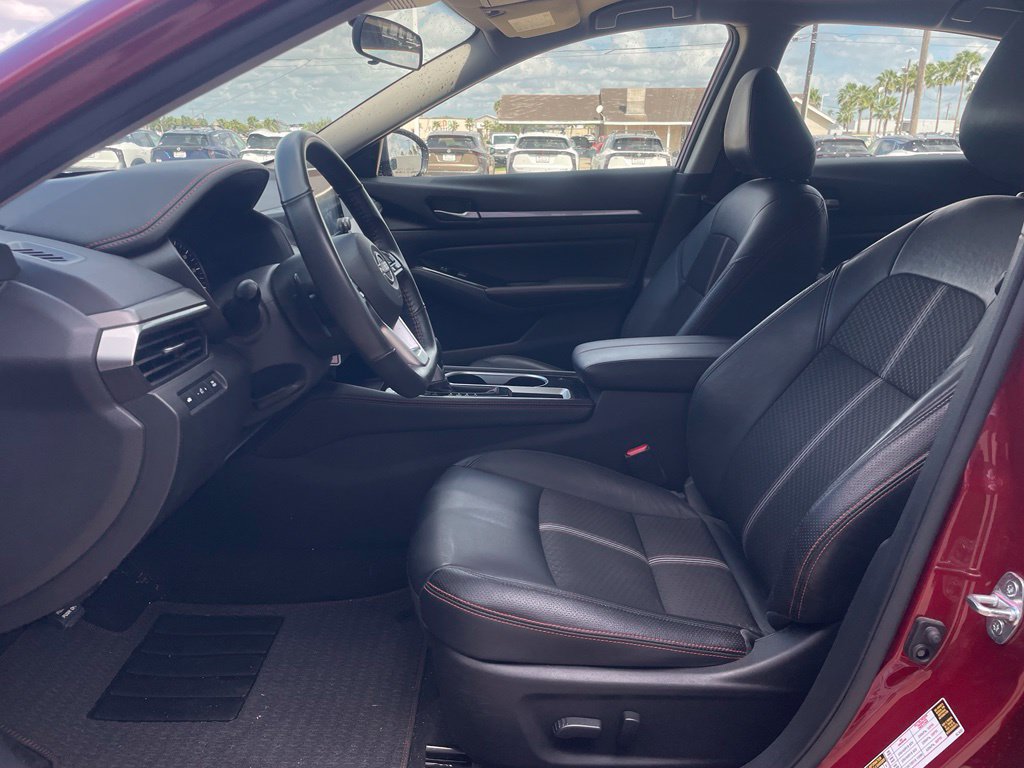 Used 2024 Nissan Altima 2.5 SR FWD image 13