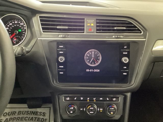 Used 2020 Volkswagen Tiguan SE w/ Panoramic Sunroof Package AWD/4WD image 9