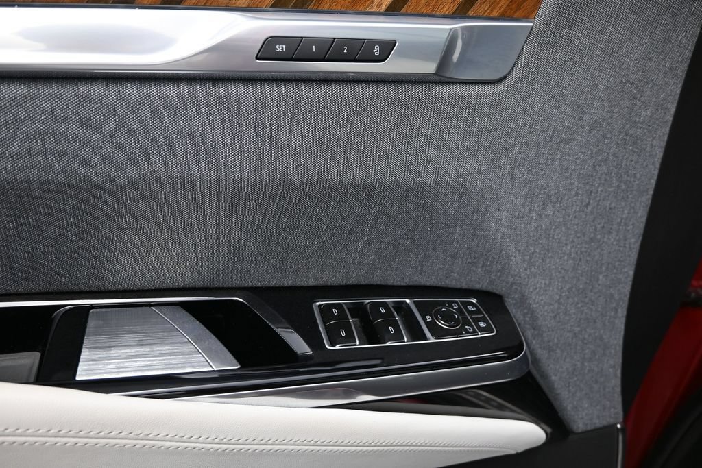 Used 2025 Cadillac Escalade ESV Sport Platinum w/ LPO, Floor Liner Package AWD/4WD image 10