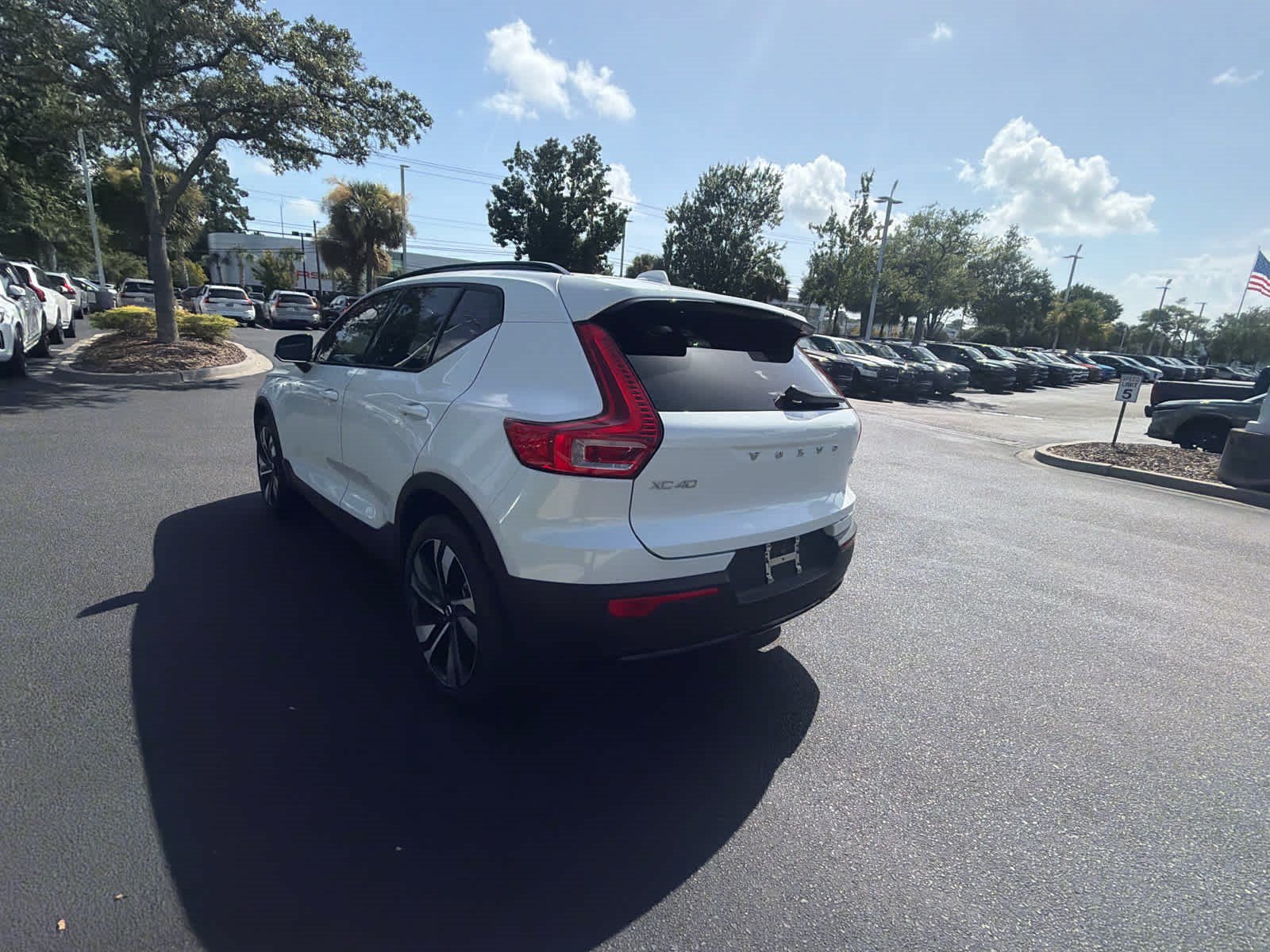 Certified 2023 Volvo XC40 B4 Plus w/ Protection Package Premier FWD image 16