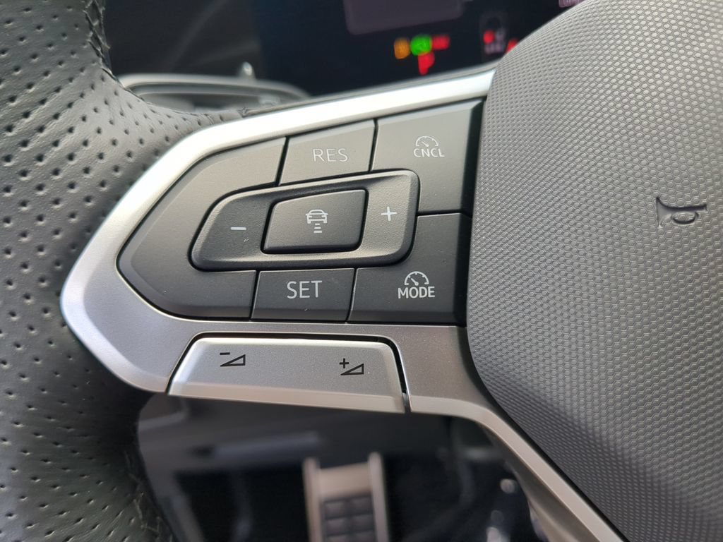 New 2026 Volkswagen Tiguan SEL R-Line AWD/4WD image 28
