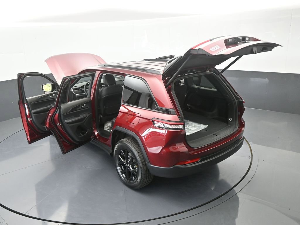 New 2025 Jeep Grand Cherokee Altitude image 60