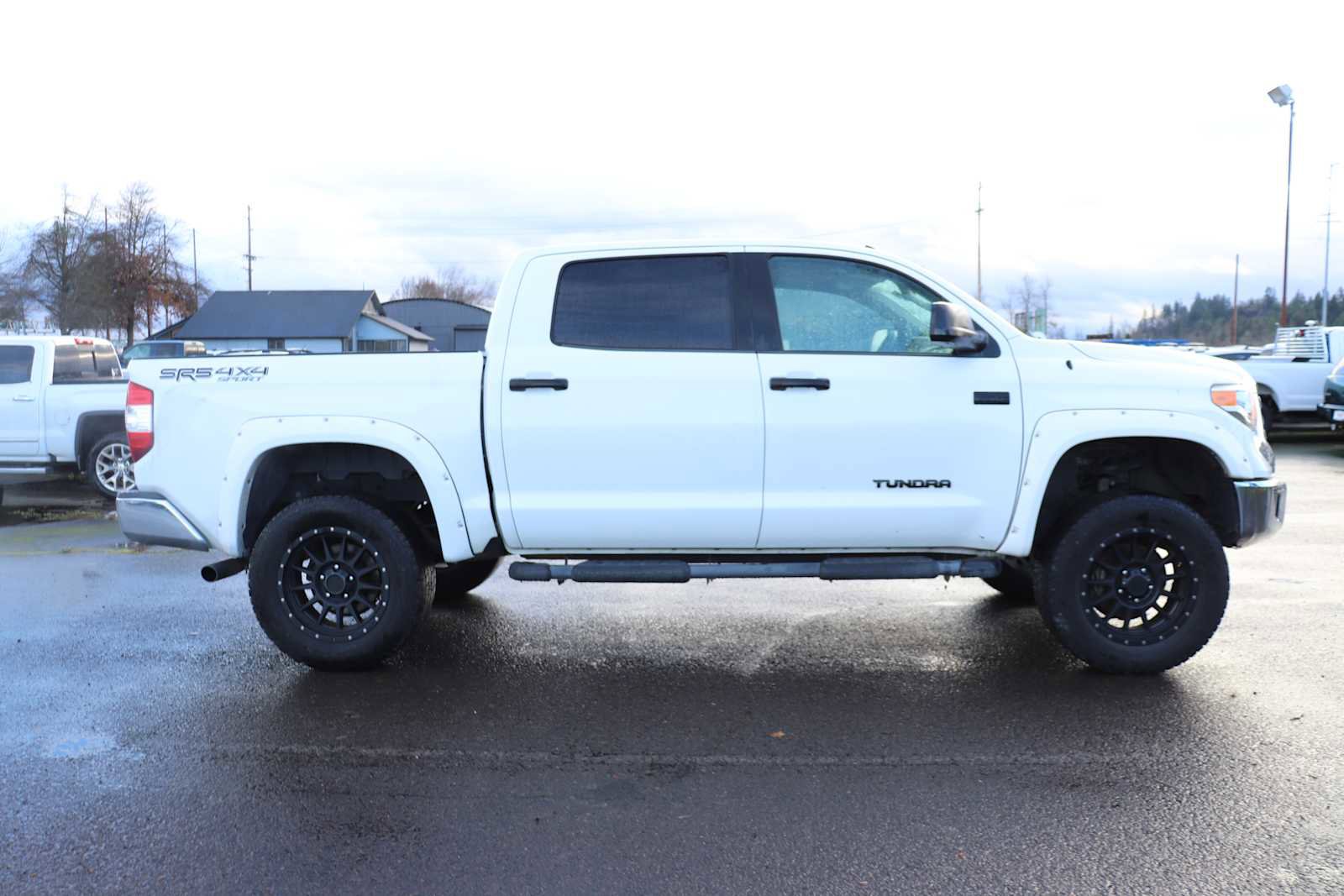 Certified 2017 Toyota Tundra SR5 image 4