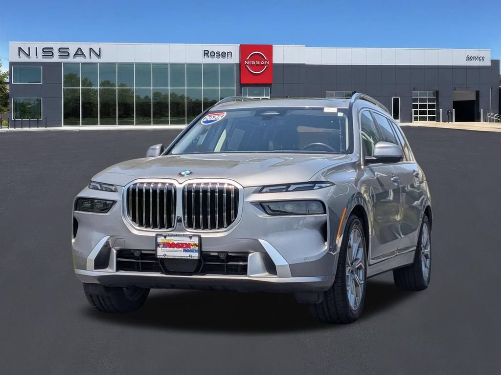 Used 2025 BMW X7 xDrive40i w/ Premium Package AWD/4WD image 7