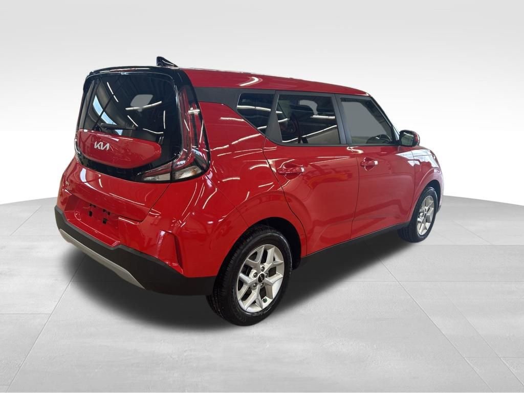 Certified 2023 Kia Soul LX w/ LX Technology Package image 3