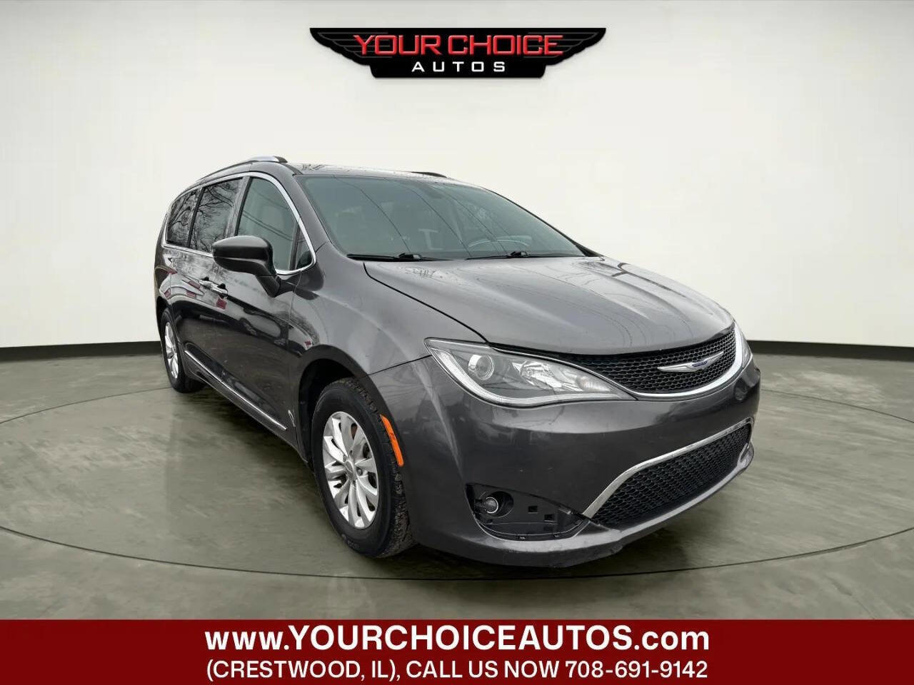 Used 2019 Chrysler Pacifica Touring-L image 7