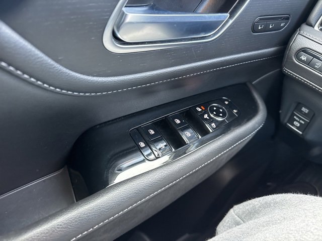 Used 2025 INFINITI QX80 Sensory image 15