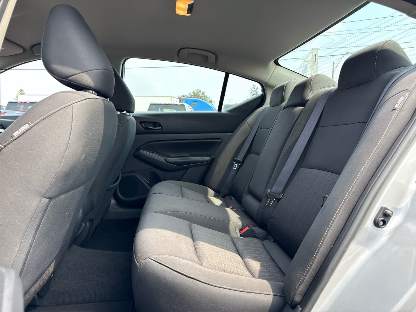 Used 2025 Nissan Altima 2.5 SV FWD image 21