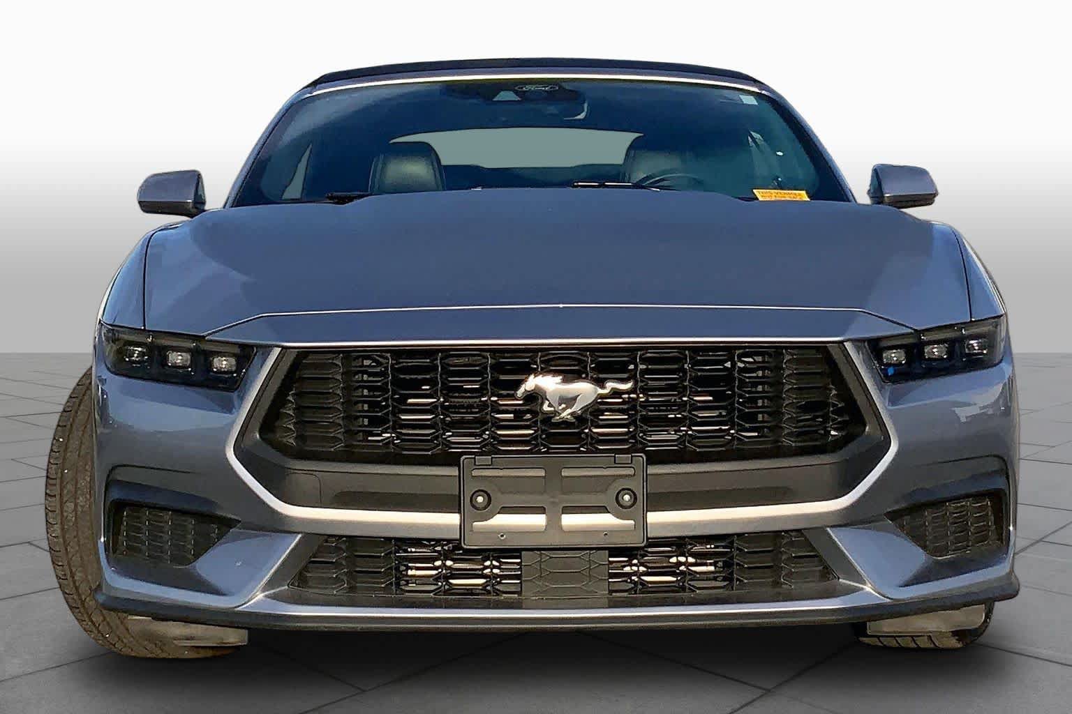 Used 2025 Ford Mustang Premium RWD image 4