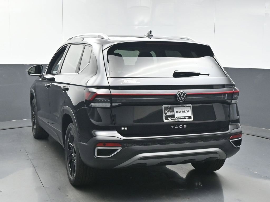 New 2025 Volkswagen Taos SE image 6