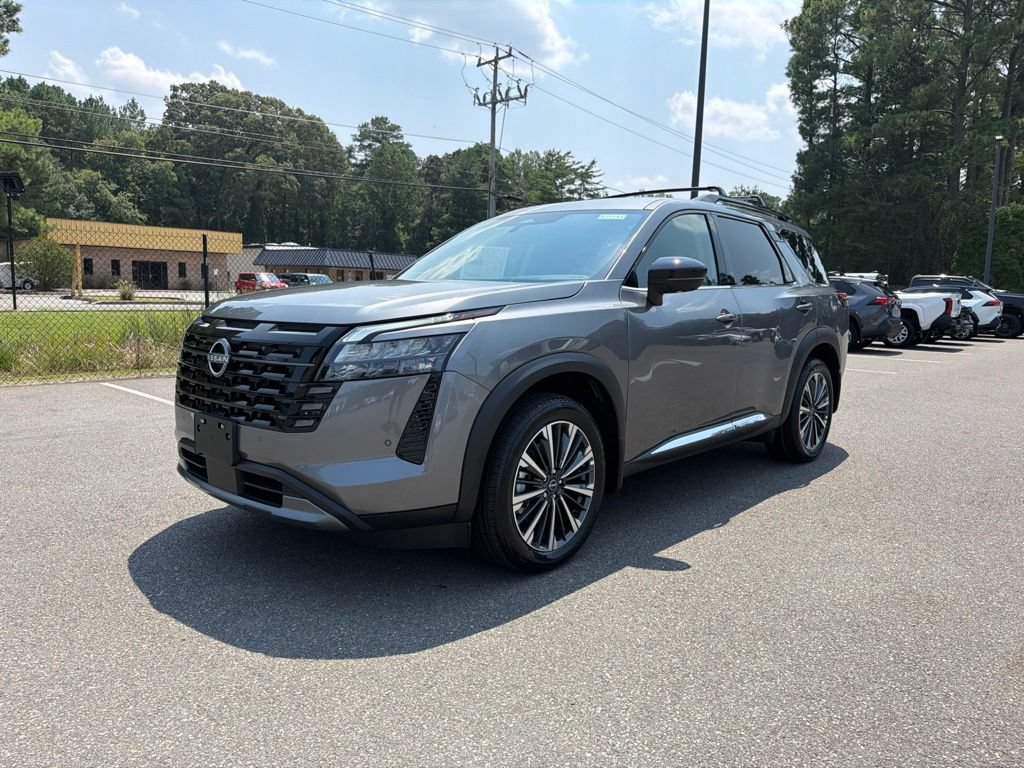New 2026 Nissan Pathfinder Platinum AWD/4WD image 2