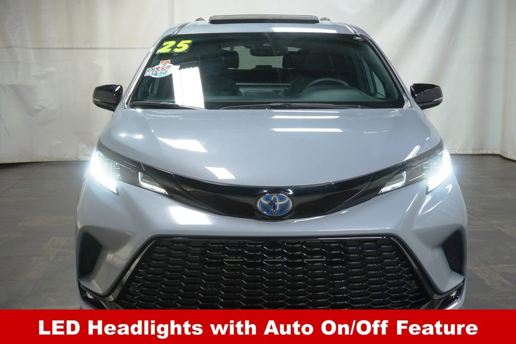 Used 2025 Toyota Sienna XSE w/ XSE Premium Package AWD/4WD image 13