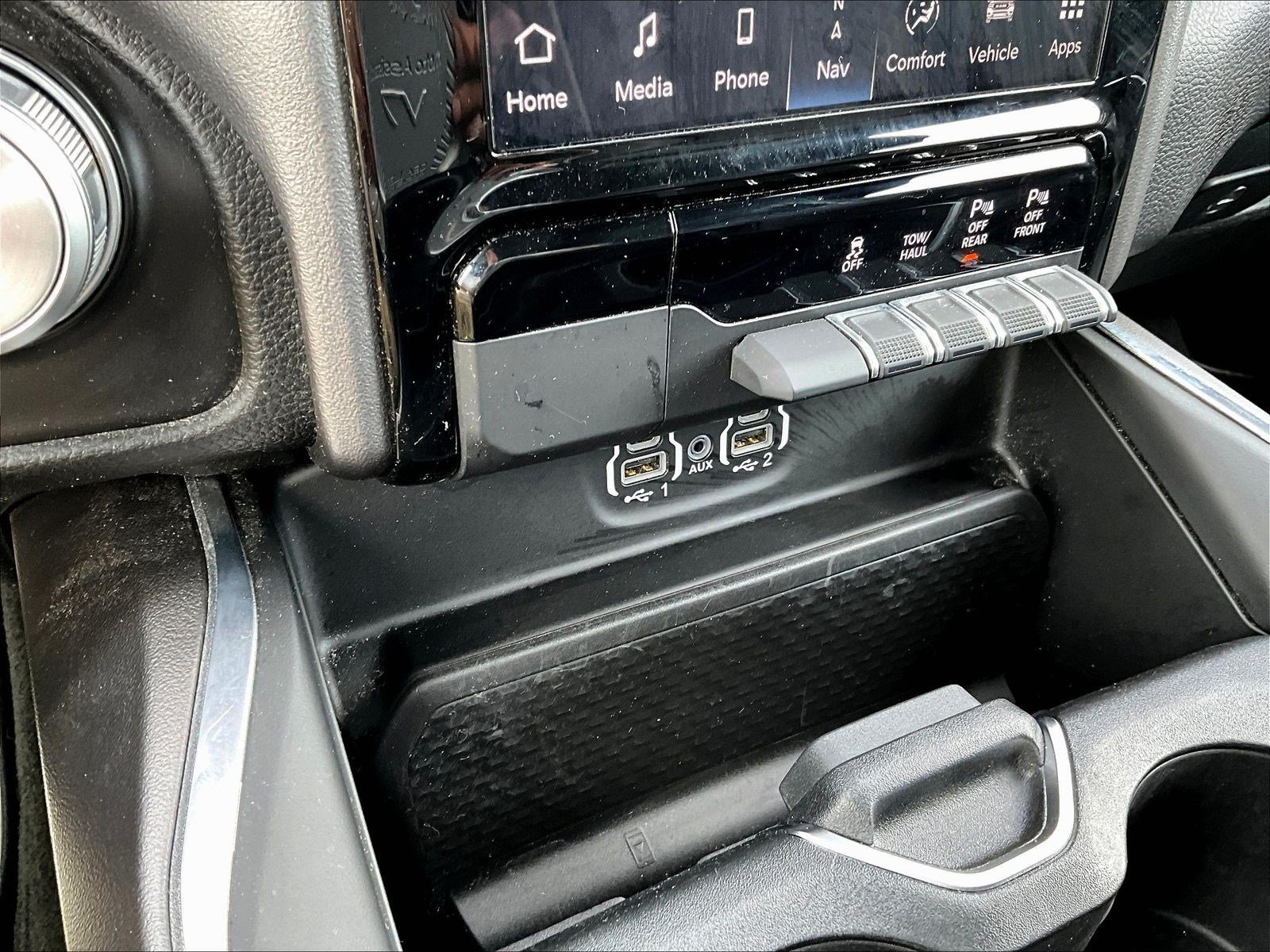 Used 2024 RAM 1500 Laramie AWD/4WD image 16