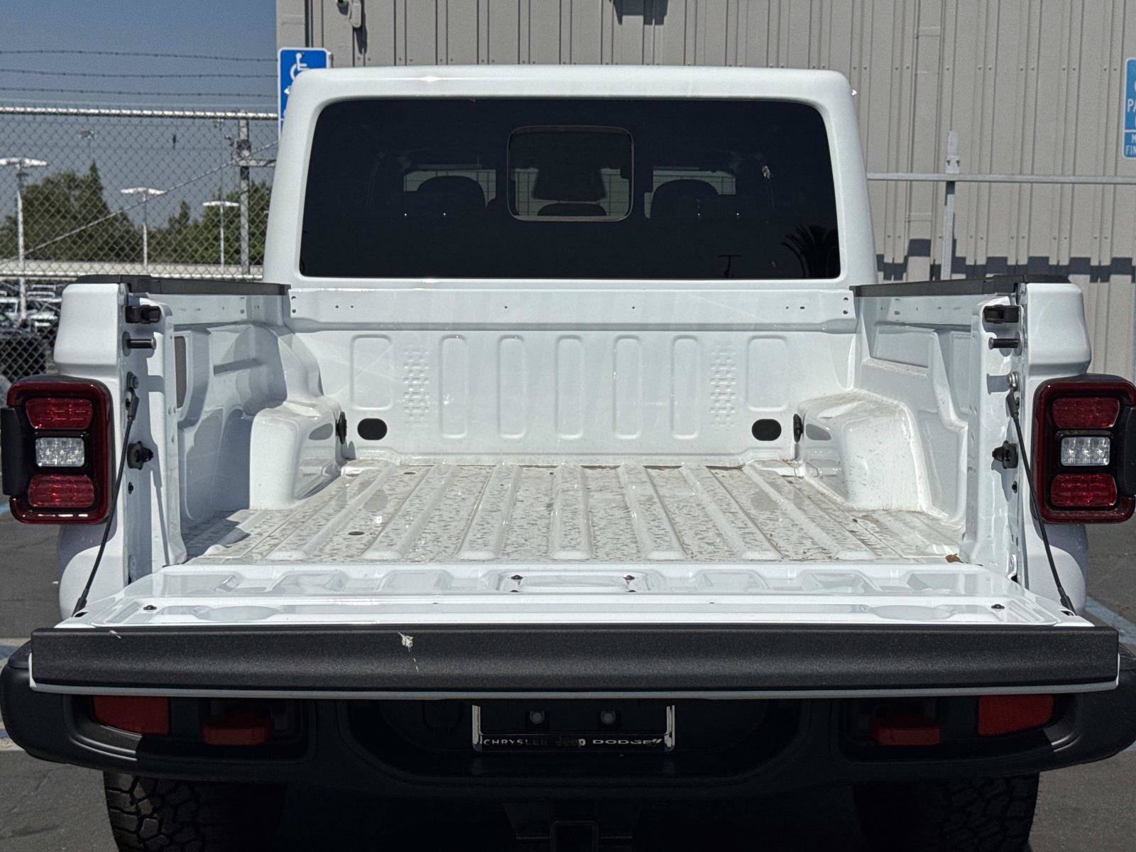 New 2026 Jeep Gladiator Rubicon w/ Steel Power Dome Hood Package AWD/4WD image 30
