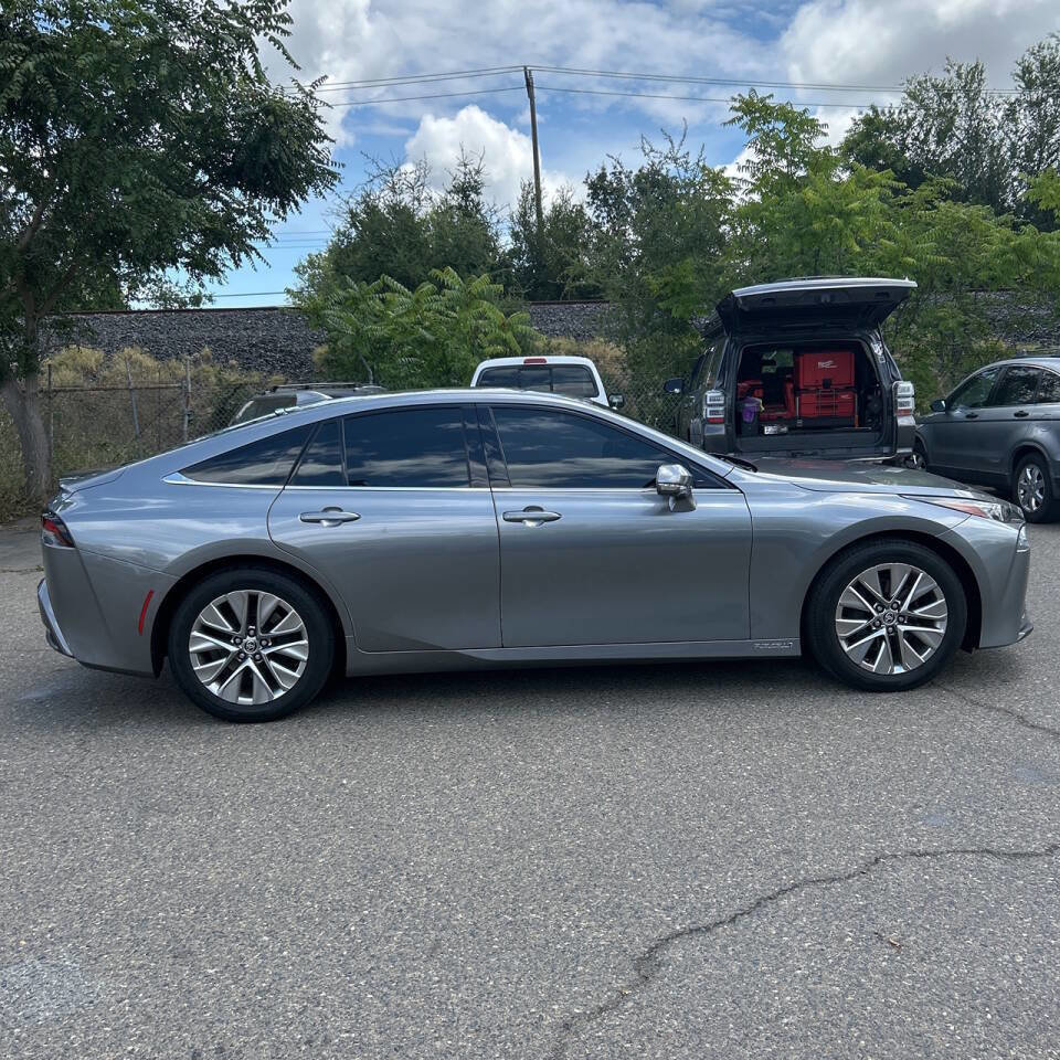 Used 2022 Toyota Mirai w/ Advanced Technology Package RWD image 21