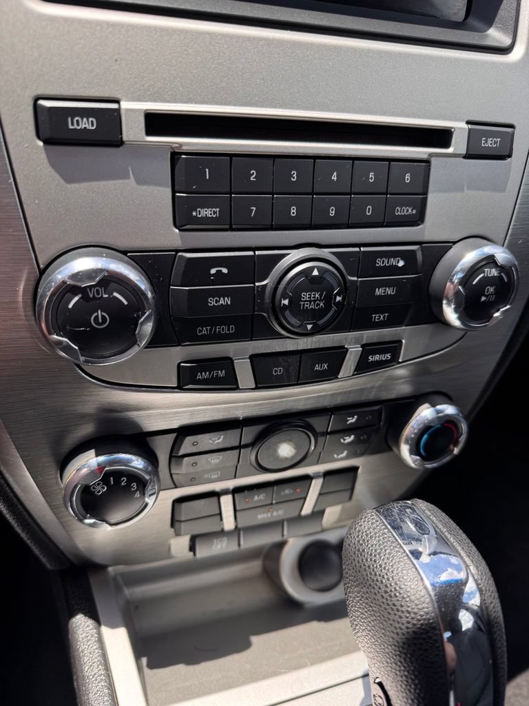 Used 2011 Ford Fusion SE w/ 201A Rapid Spec Order Code FWD image 17