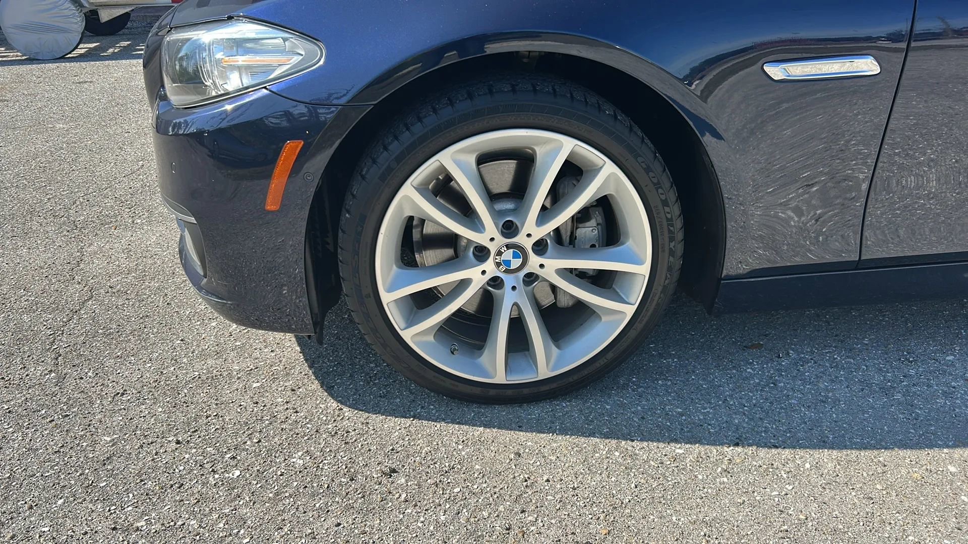 Used 2016 BMW 535i Sedan w/ Luxury Line image 3