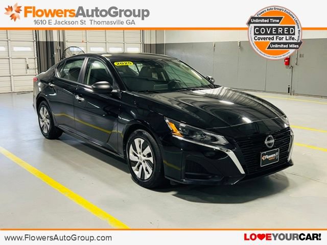 Used 2025 Nissan Altima 2.5 S FWD image 1