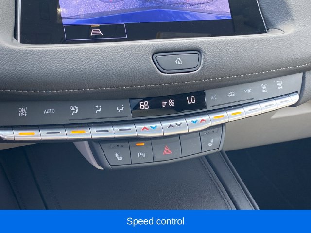 Used 2023 Cadillac XT4 Luxury w/ Cold Weather Package AWD/4WD image 13