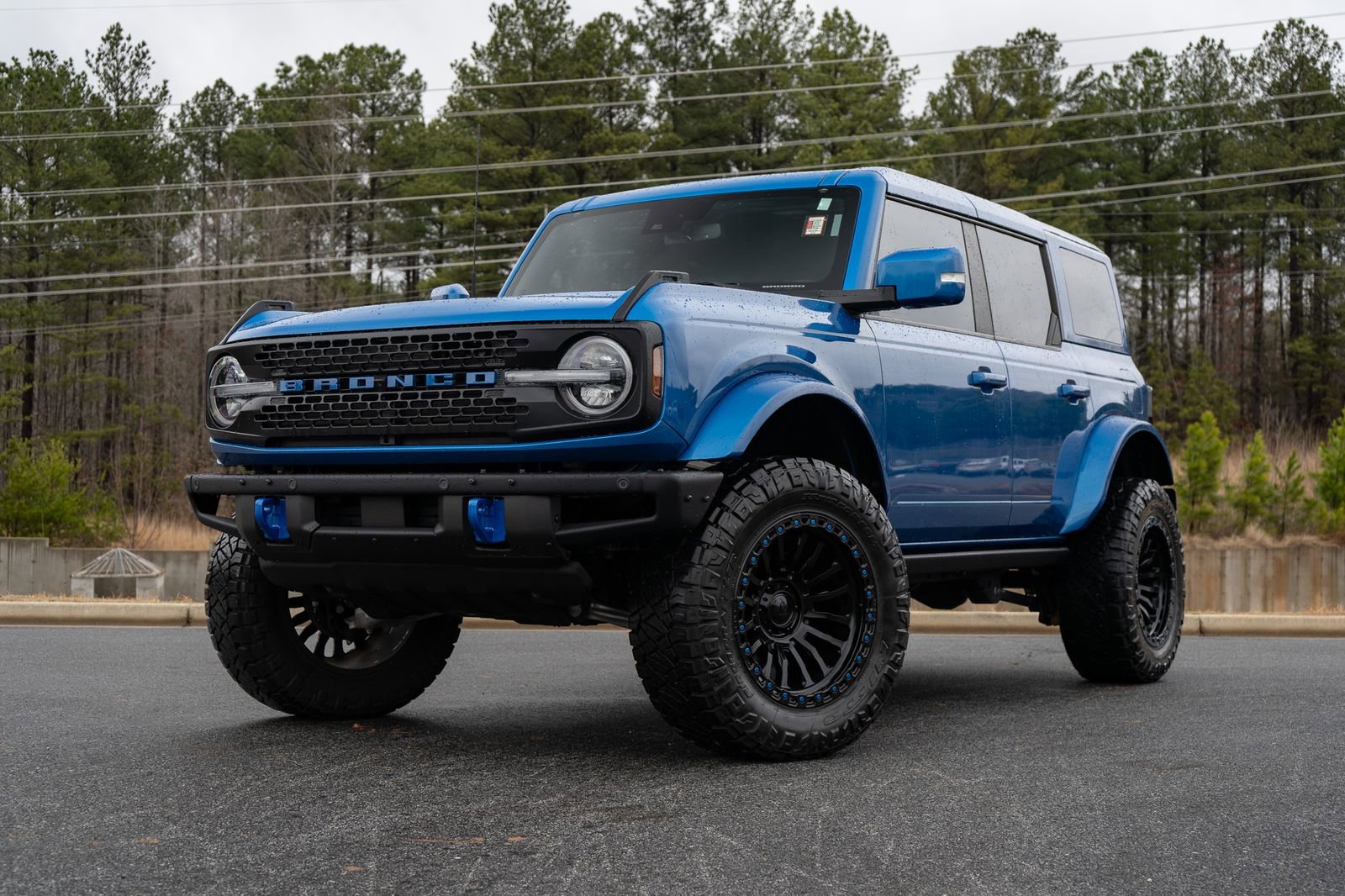 Used 2024 Ford Bronco Badlands image 2