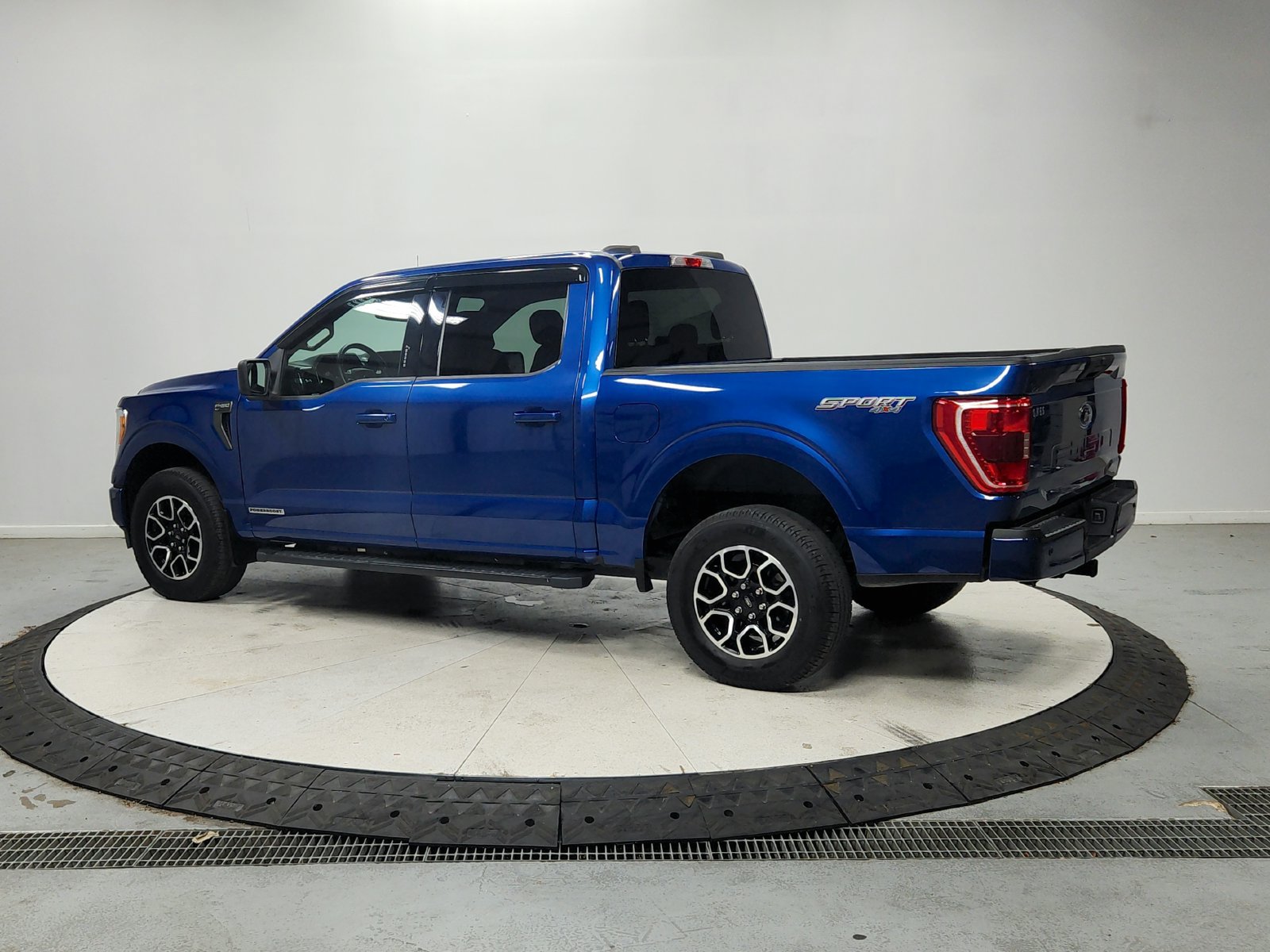 Used 2022 Ford F150 XLT w/ Equipment Group 301A Mid AWD/4WD image 6