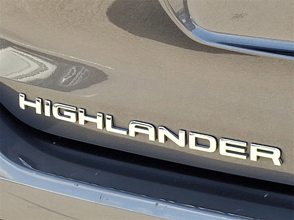 Used 2021 Toyota Highlander Limited image 29