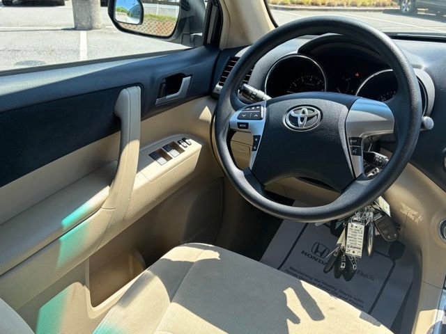 Used 2012 Toyota Highlander 4WD w/ Tech Pkg image 32
