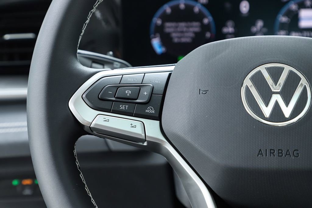 New 2026 Volkswagen Tiguan SE image 21