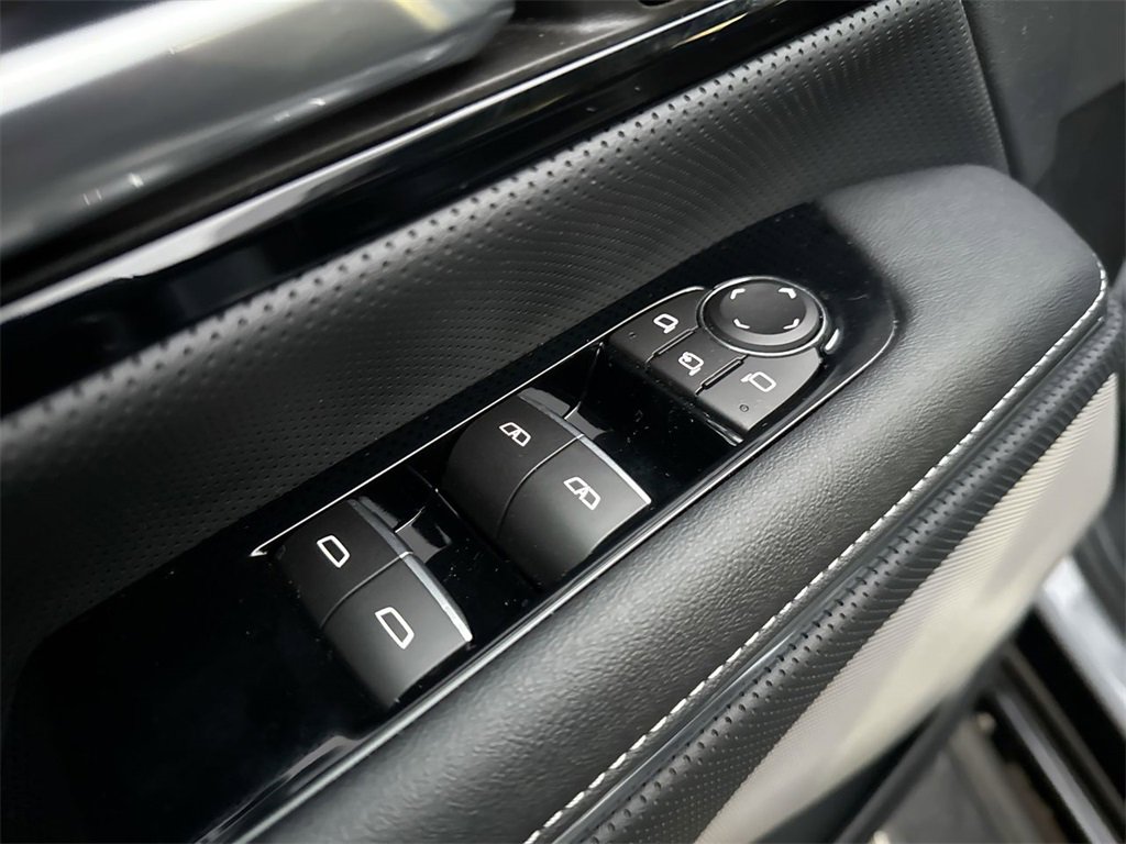 Used 2024 GMC Sierra EV Denali image 13