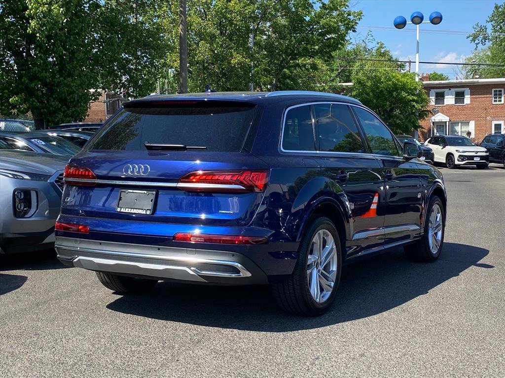 Used 2023 Audi Q7 2.0T Premium w/ Convenience Package AWD/4WD image 3