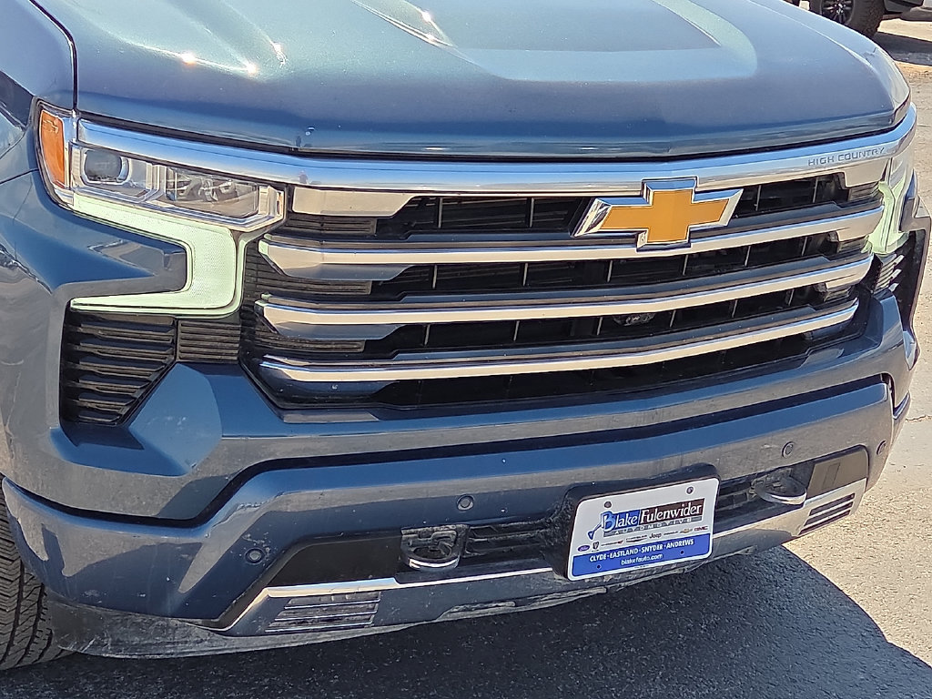 Used 2024 Chevrolet Silverado 1500 High Country w/ Technology Package AWD/4WD image 9