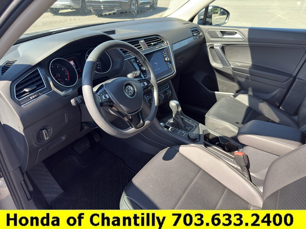 Used 2021 Volkswagen Tiguan SE w/ 3rd Row Seat Package AWD/4WD image 19