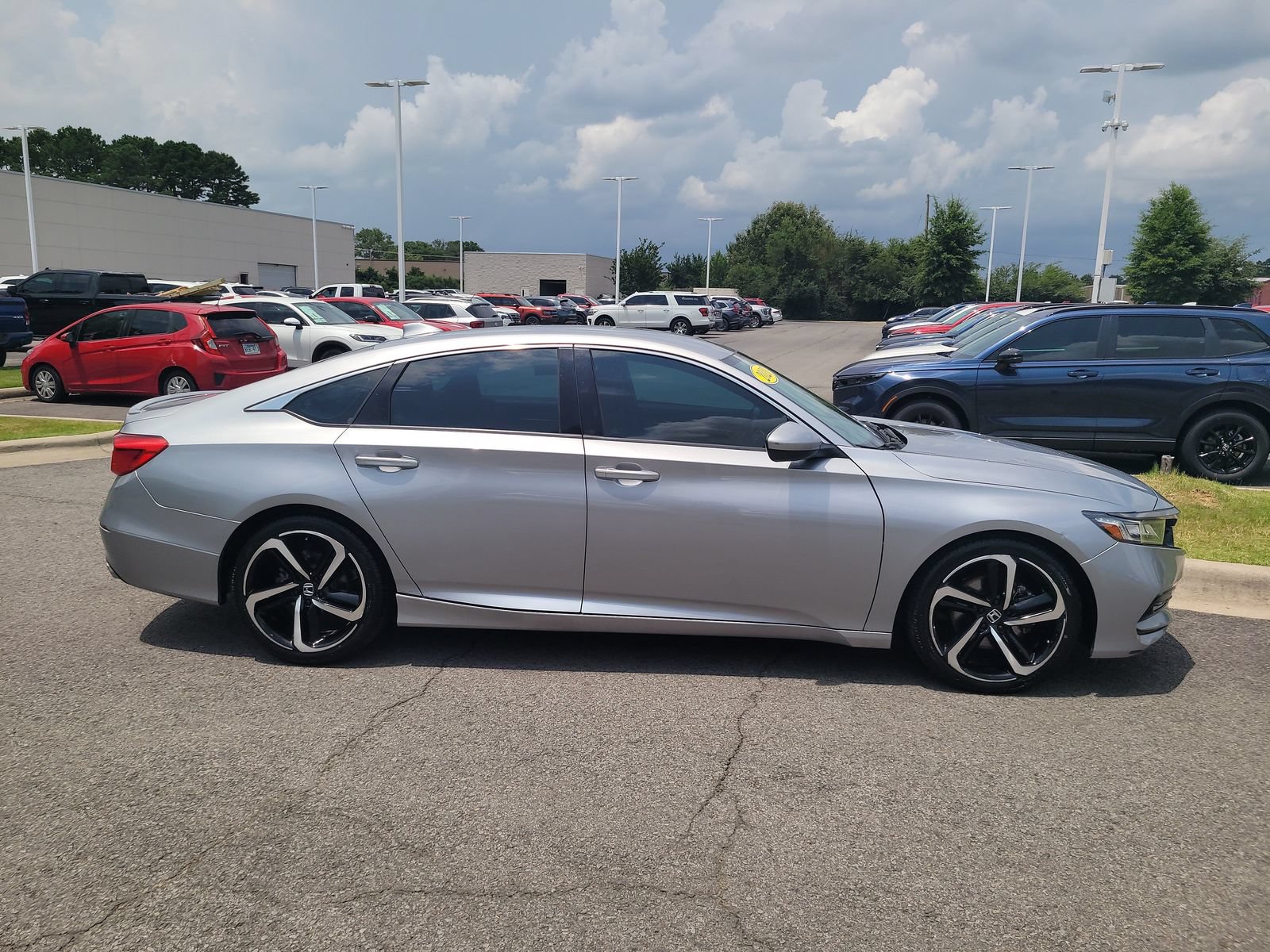 Used 2020 Honda Accord Sport image 2
