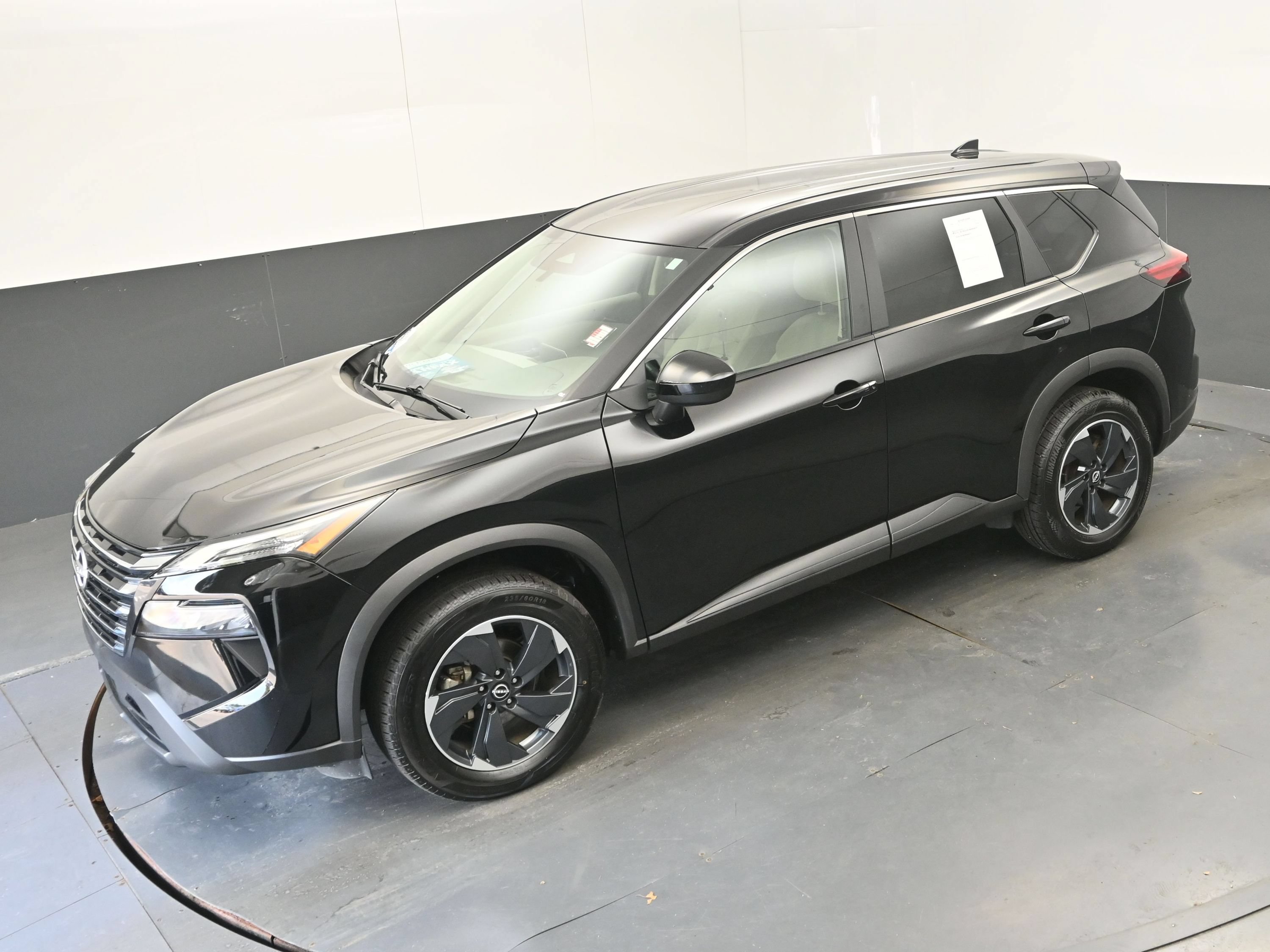 Used 2025 Nissan Rogue SV FWD image 37