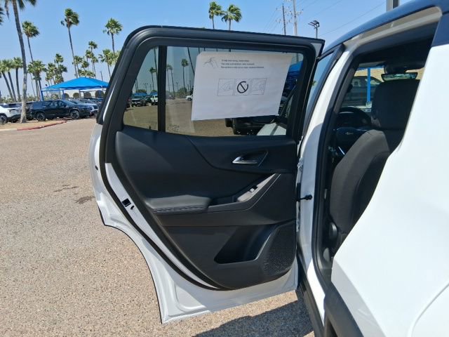 New 2026 Chevrolet Equinox LT w/ Safety and Technology Package FWD image 21