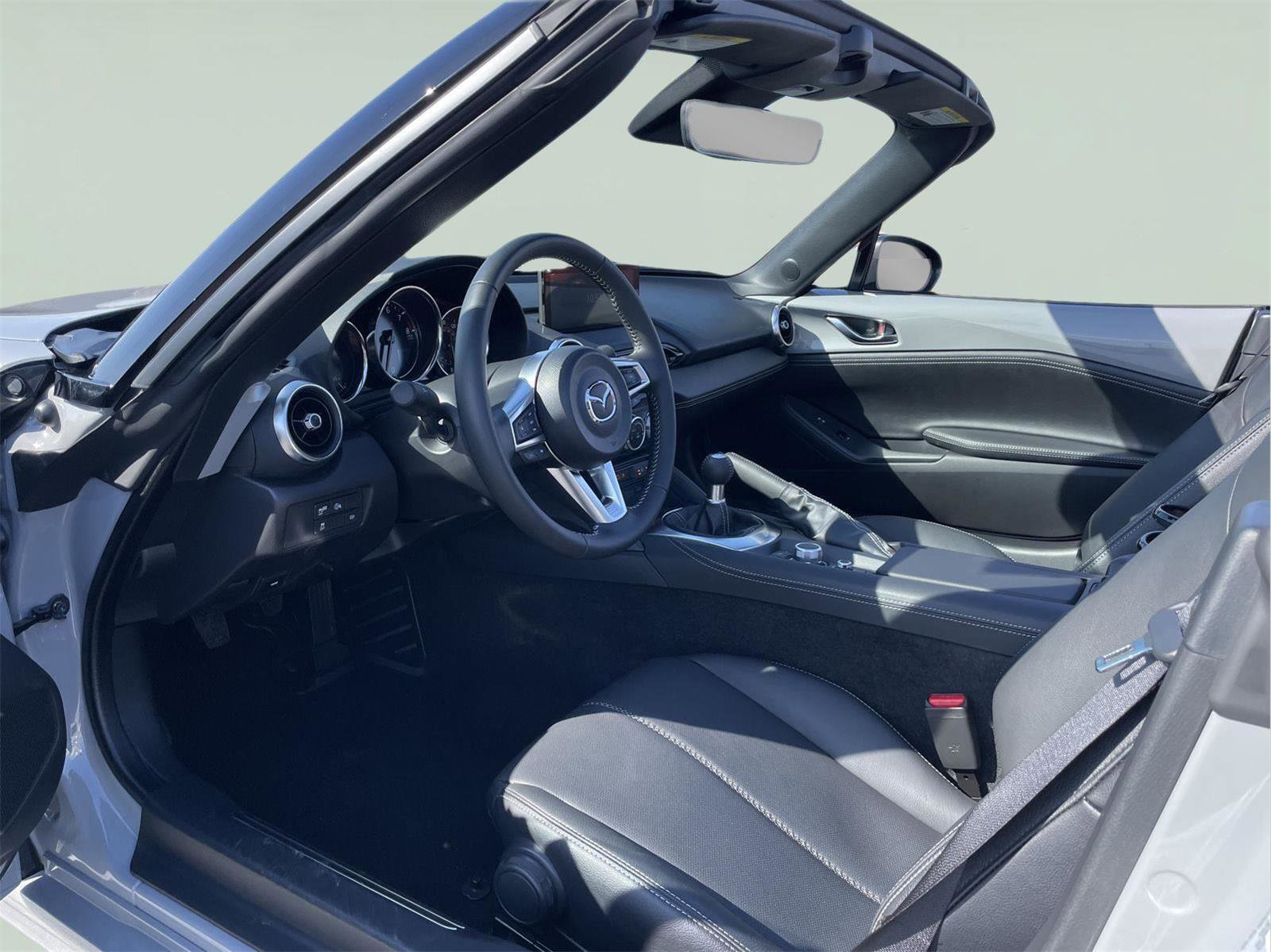 Used 2024 MAZDA MX-5 Miata Grand Touring w/ Appearance Package image 16