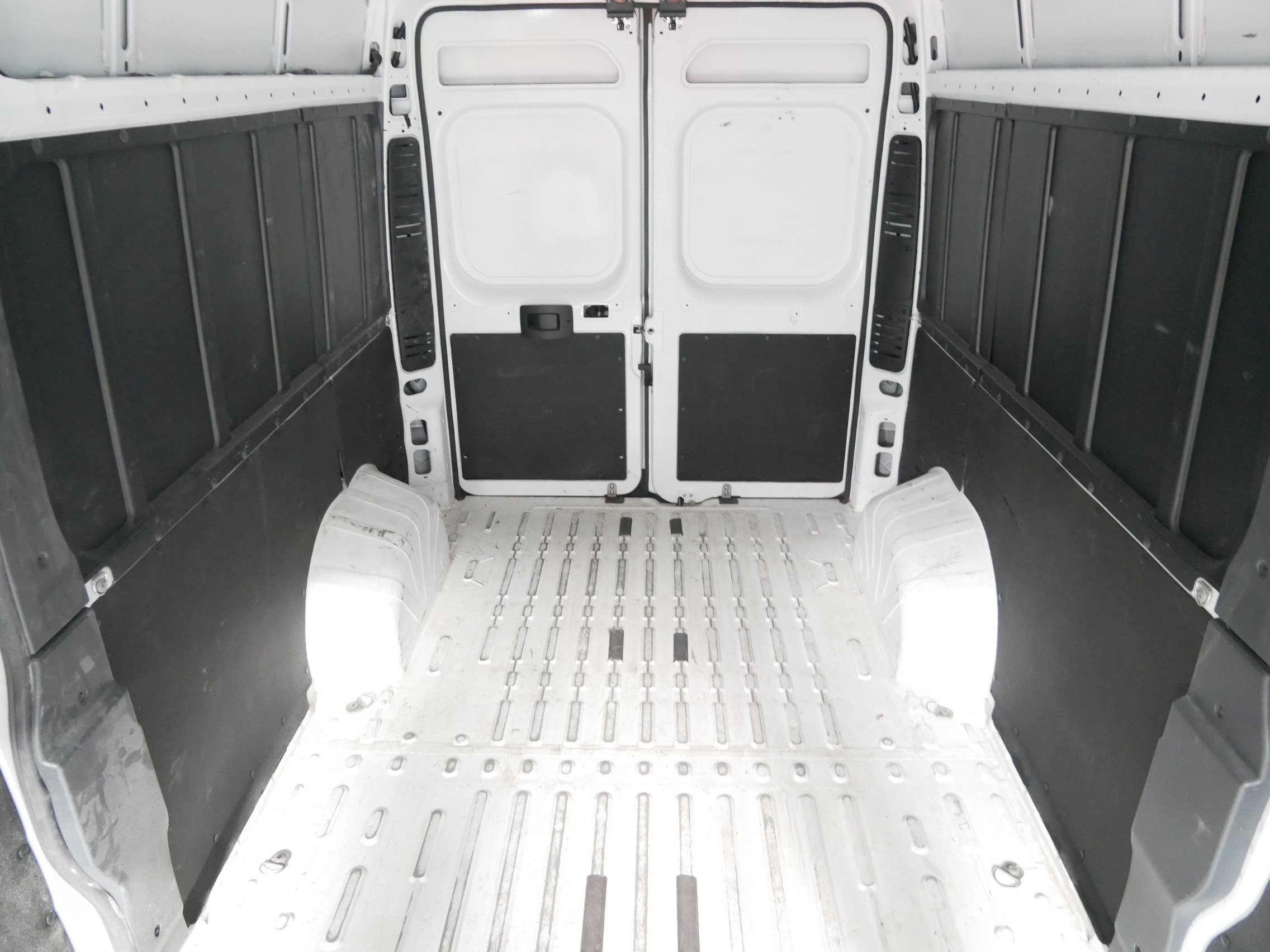 Used 2023 RAM ProMaster 2500 FWD image 13