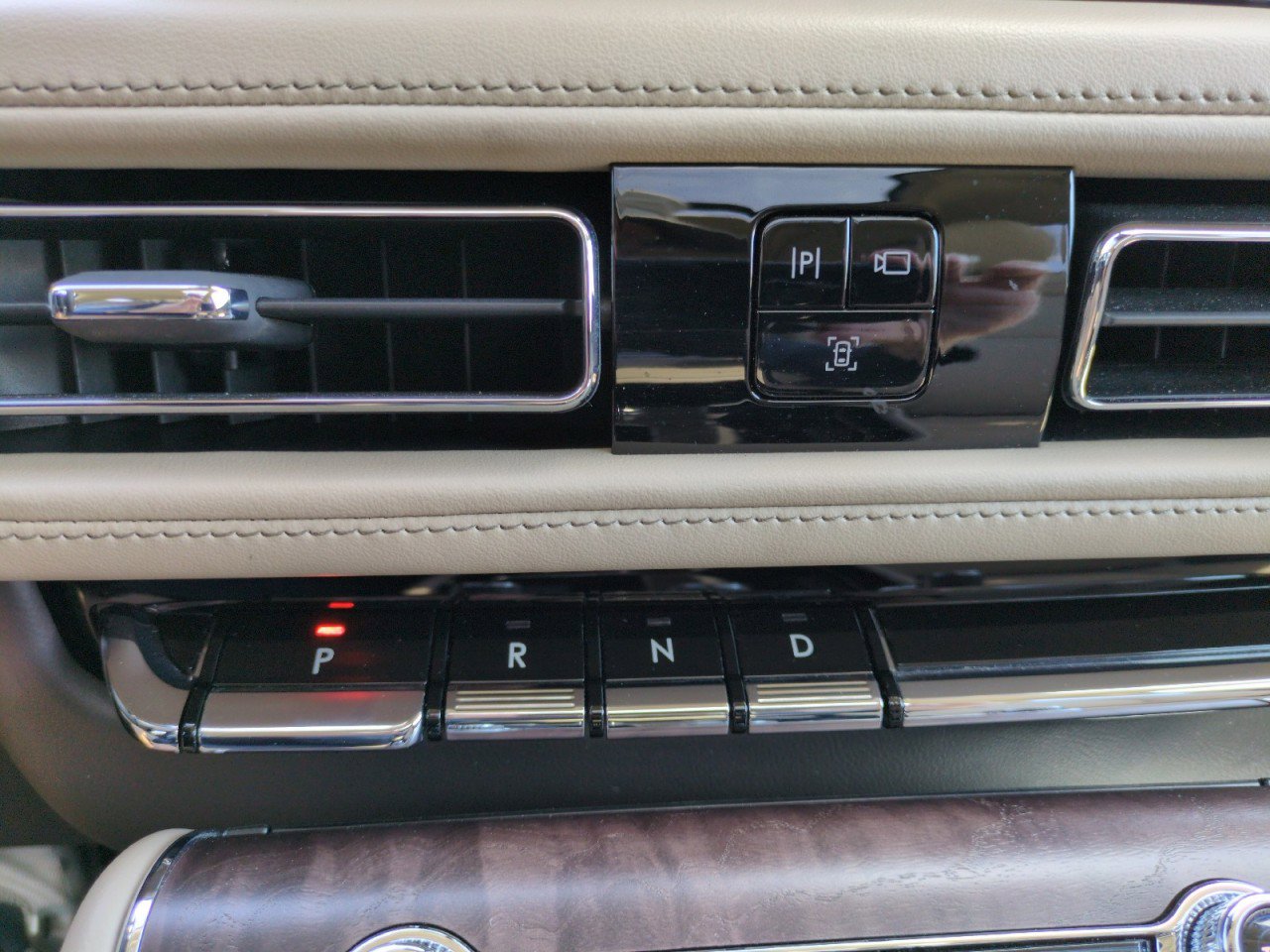 Used 2022 Lincoln Aviator Reserve w/ Equipment Group 201A RWD image 31