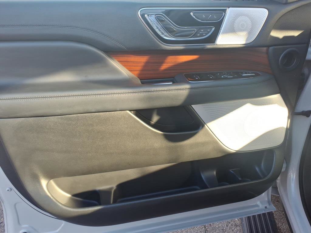 Certified 2023 Lincoln Navigator Reserve image 12