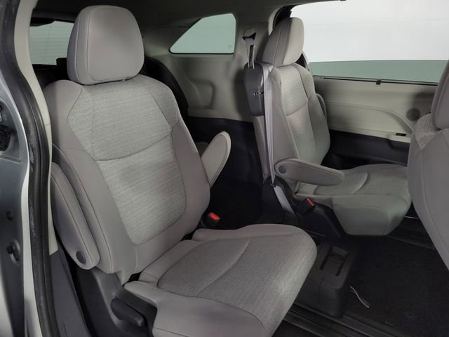 Used 2022 Toyota Sienna LE FWD image 17