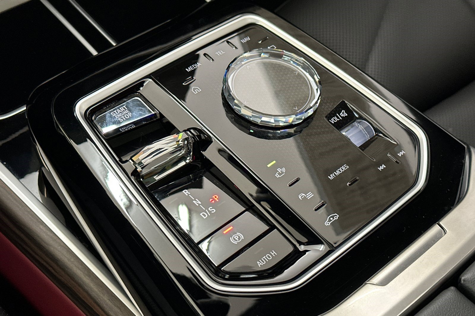 Used 2023 BMW 740i image 26