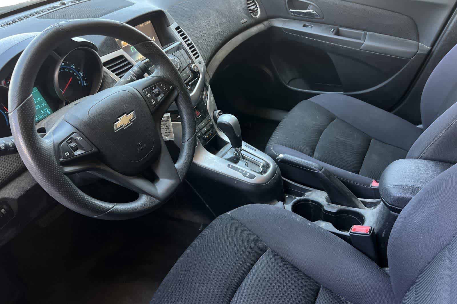 Used 2015 Chevrolet Cruze LT FWD image 14
